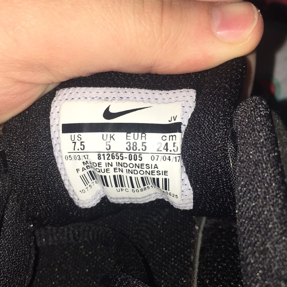 Nike women’s shoes - Picture 2 of 2